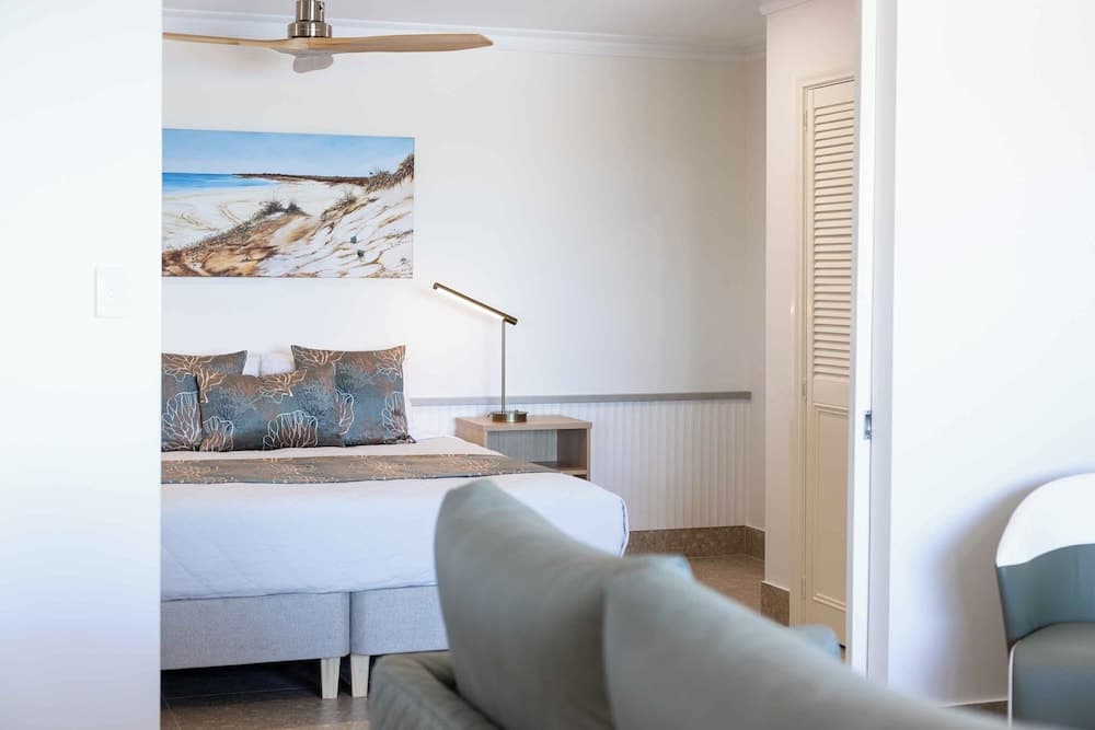 Moonlight Bay Suites