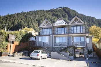 Lomond Lodge Motel & Apartments