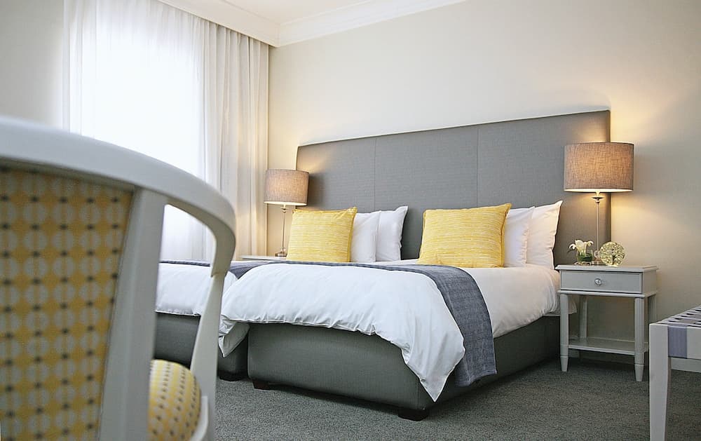 Hollow on the Square City Hotel