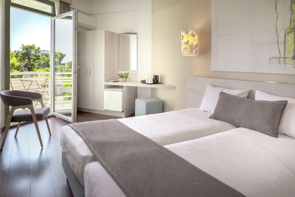 The Grove Seaside Hotel