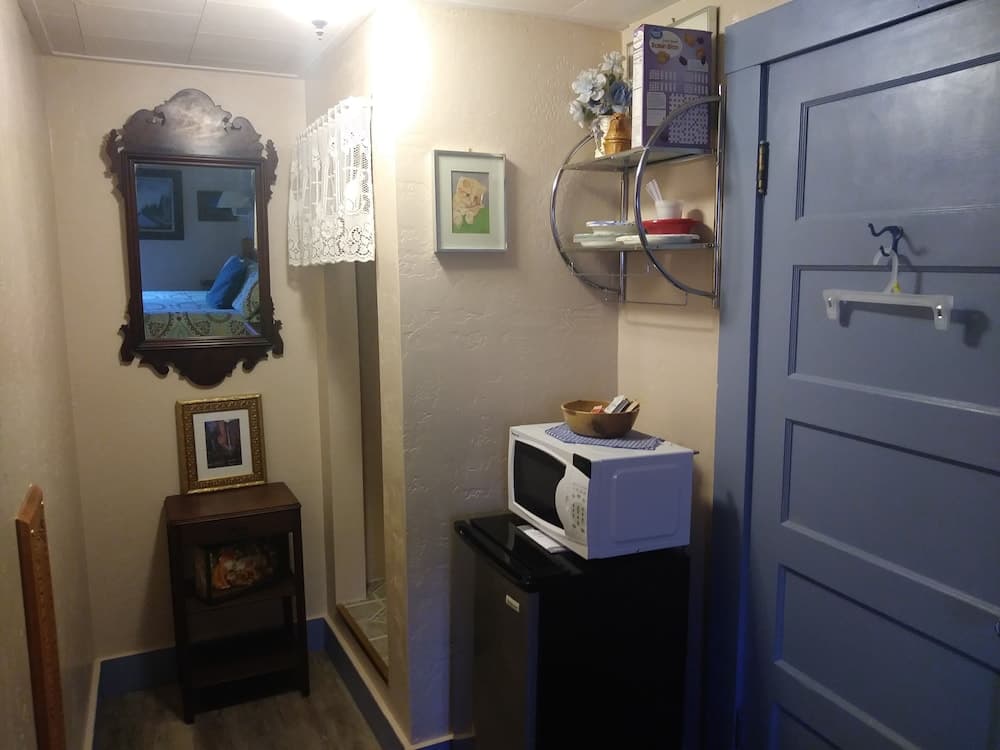 Historic Smith Hotel B&B