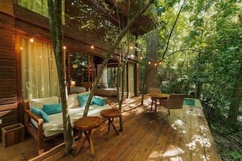 Casa Bonita Tropical Lodge