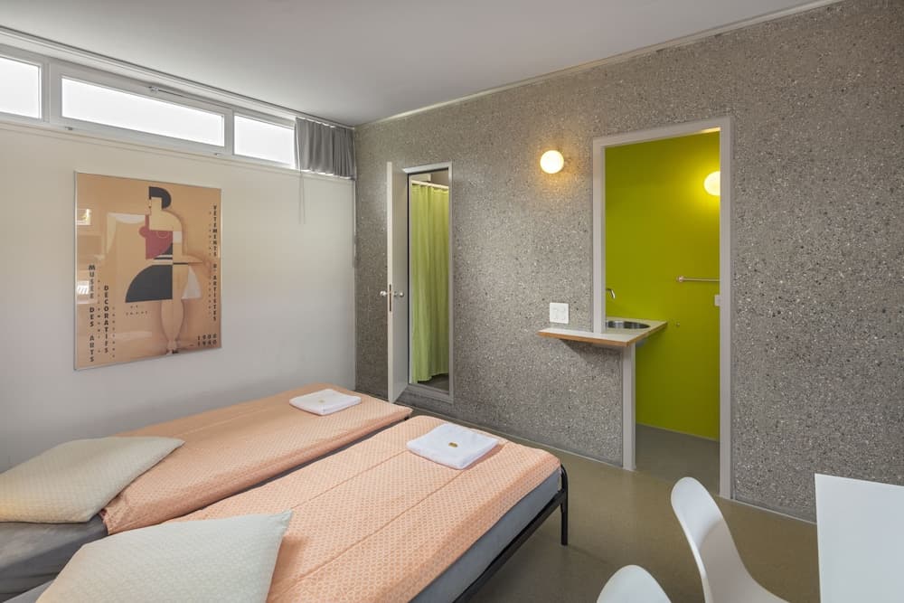 Lausanne Youth Hostel Jeunotel