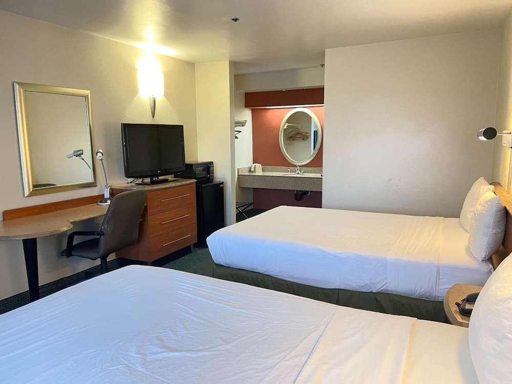 Motel 6 Barstow, CA – I15 and Lenwood Road