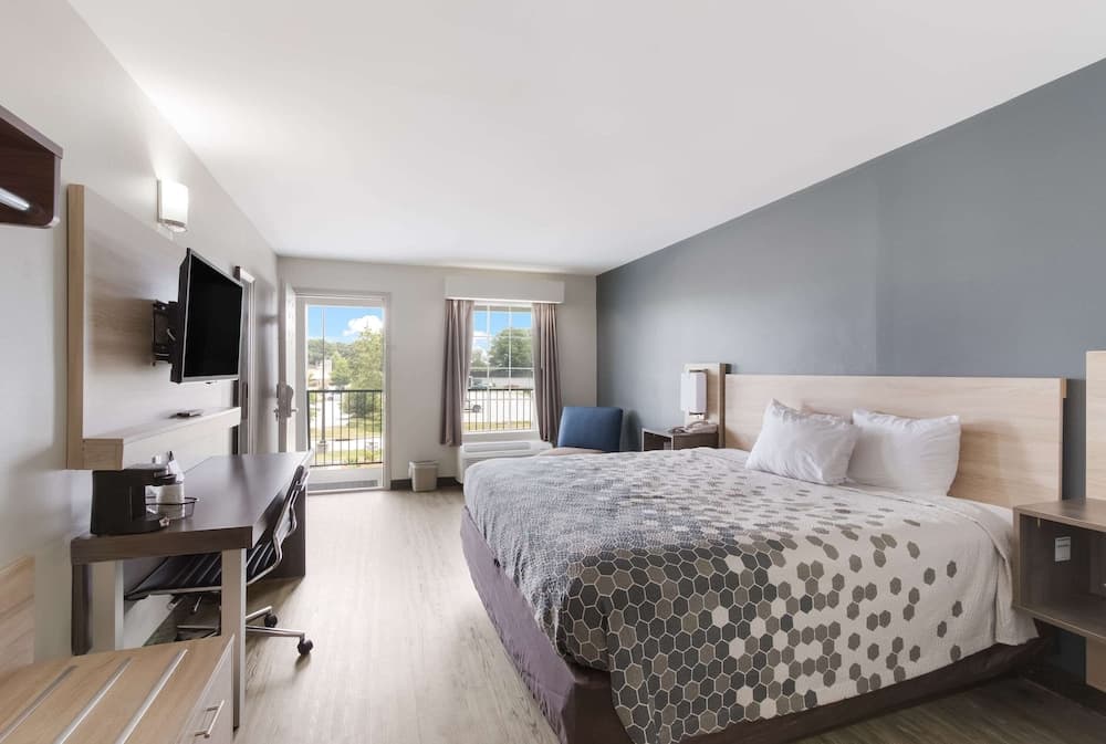 Econo Lodge Greenville near University