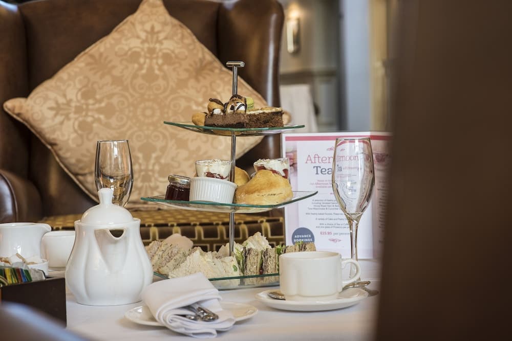 Crown and Mitre Hotel