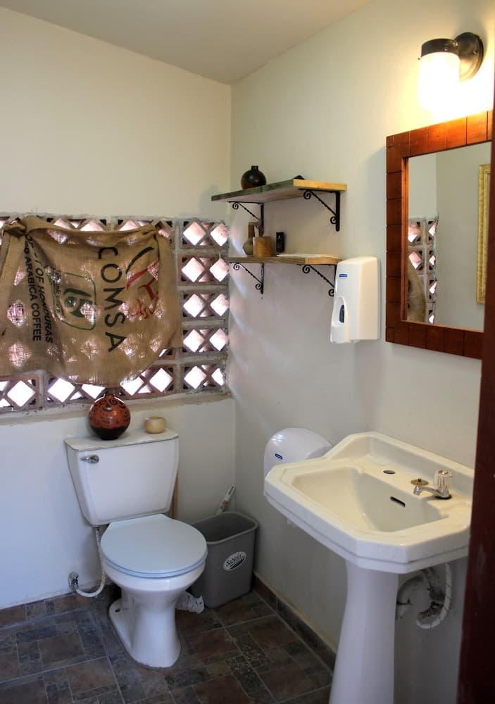 La Ronda Downtown Hostel