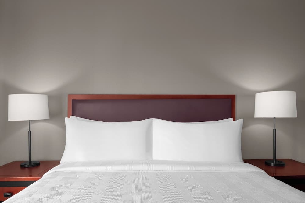 Larkspur Landing Extended Stay Suites Campbell