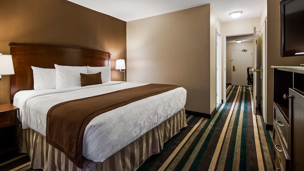 Best Western Plus Winnipeg Airport Hotel
