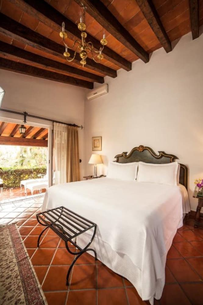 Las Mananitas Hotel Garden Restaurant and Spa