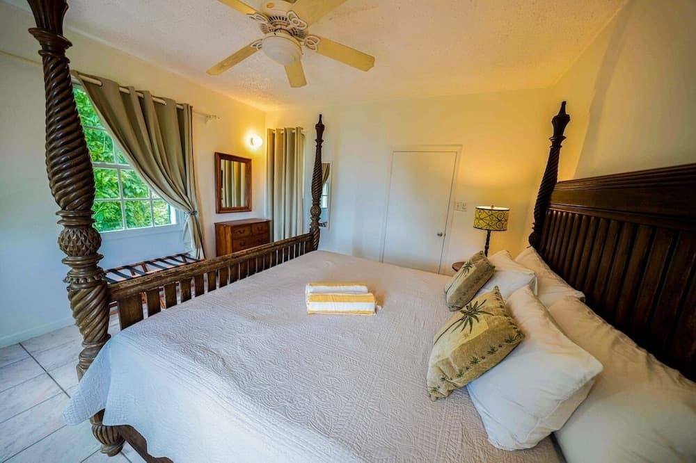 Queen’s hotel, bar & kitchen