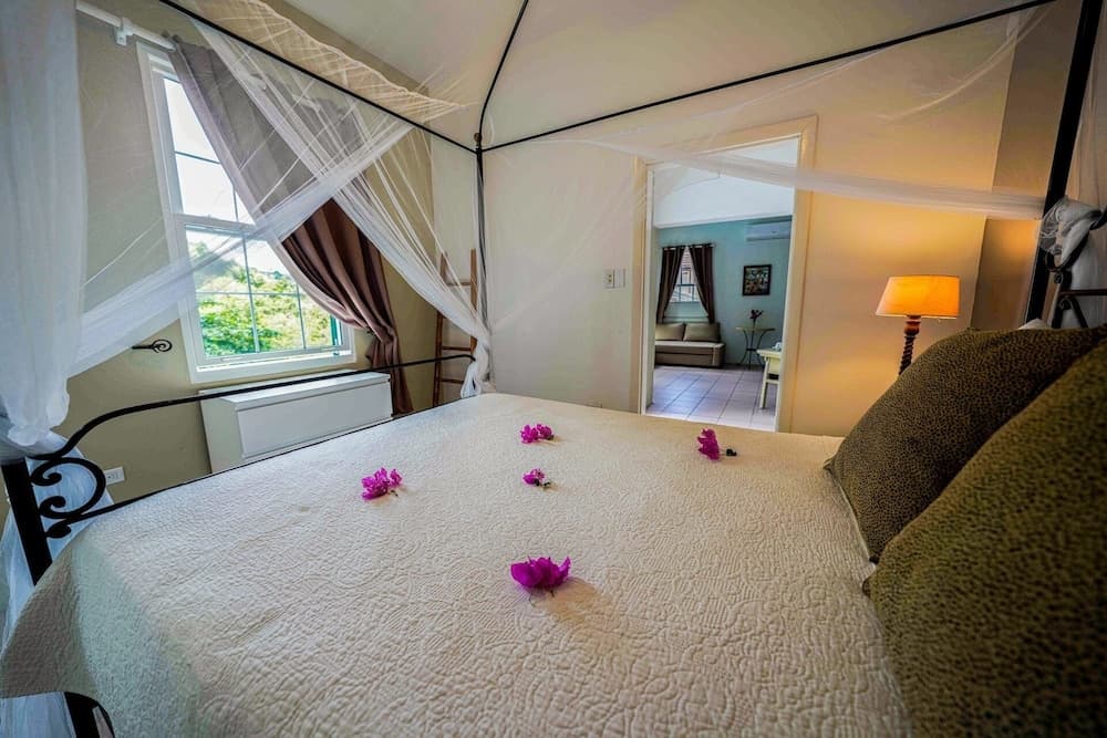 Queen’s hotel, bar & kitchen