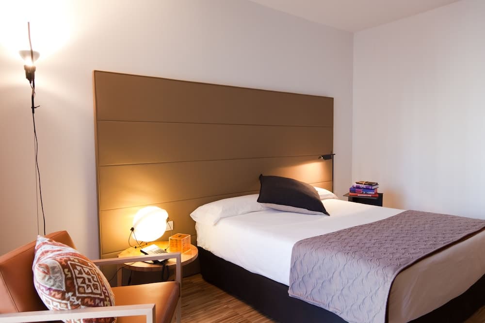 Alexandra Barcelona Hotel, Curio Collection by Hilton