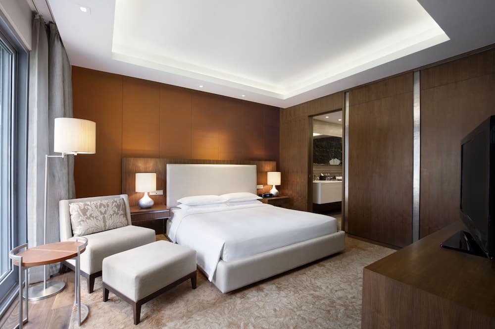 Grand Hyatt Mumbai Hotel and Serviced Apartments