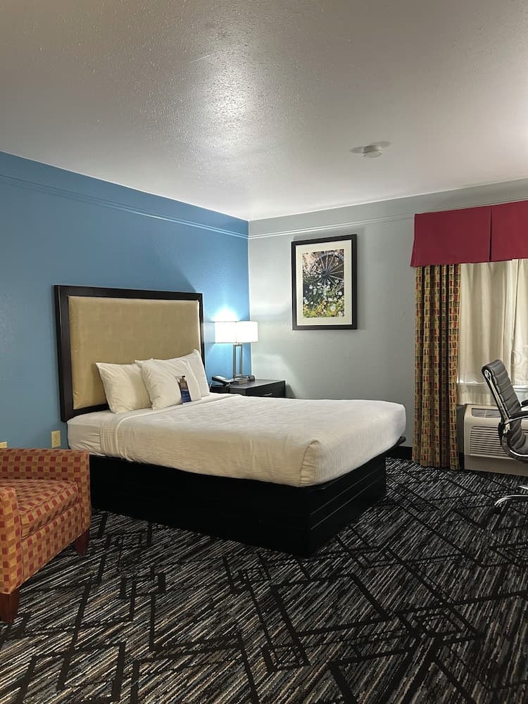 Baymont by Wyndham Litchfield