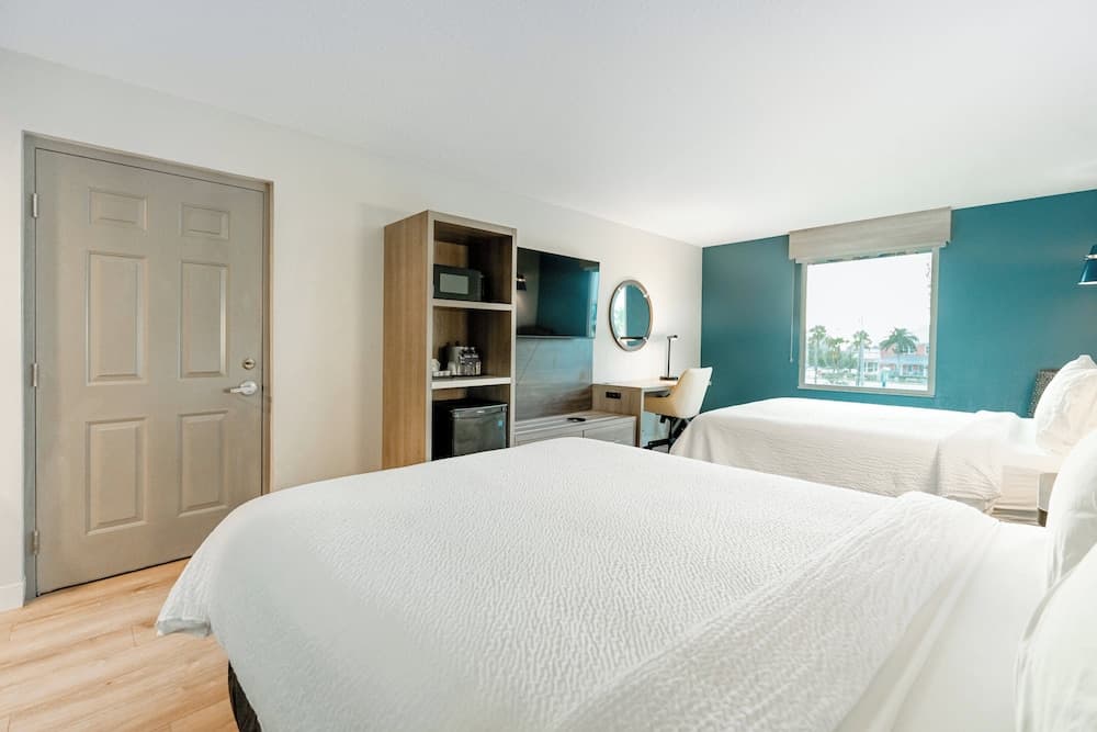 Holiday Inn Express Hotels & Suites Cocoa Beach by IHG