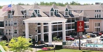 Crown Choice Inn & Suites Lakeview & Waterpark