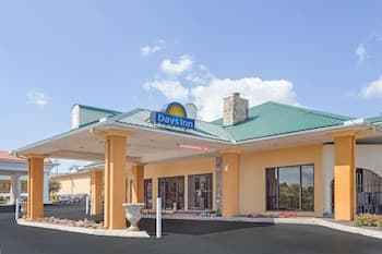 Days Inn by Wyndham Lenoir City