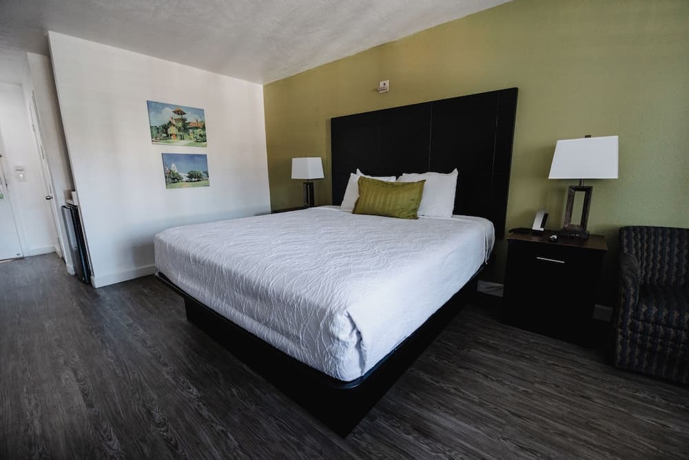 Old Town Western Inn & Suites