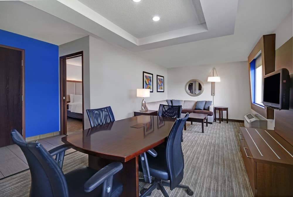 Holiday Inn Express Marshall by IHG