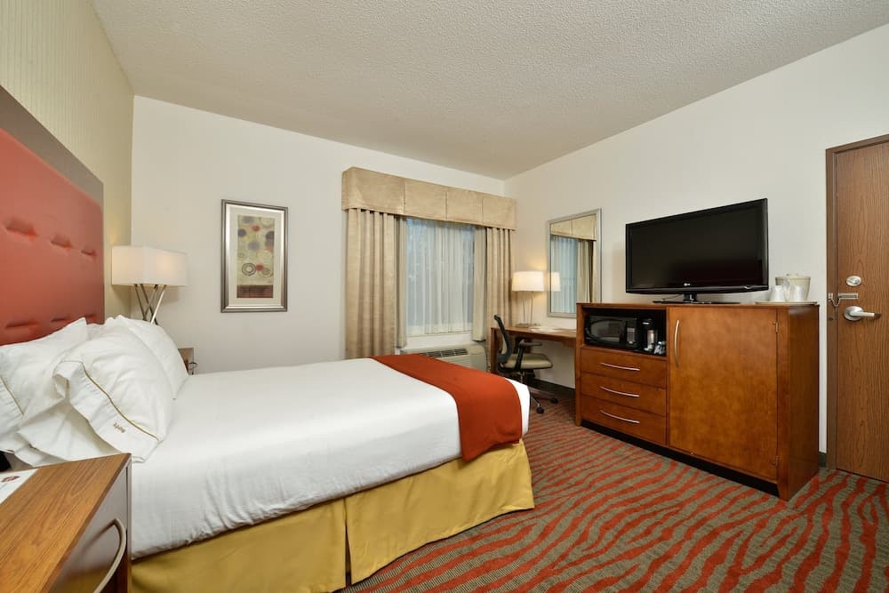 Holiday Inn Express Boston - Milford by IHG