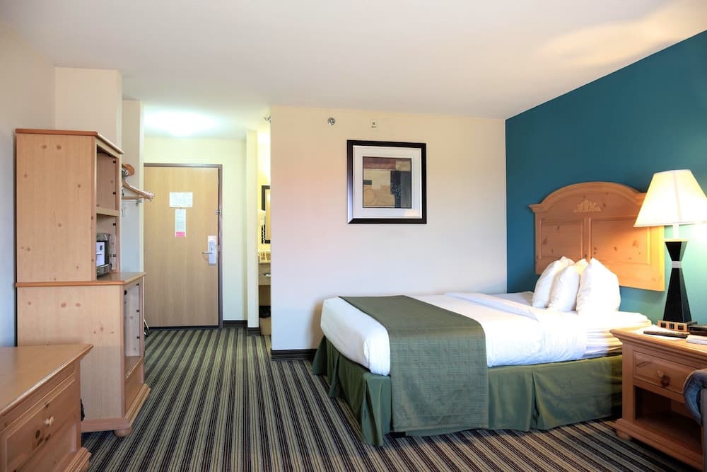 American Inn and Suites