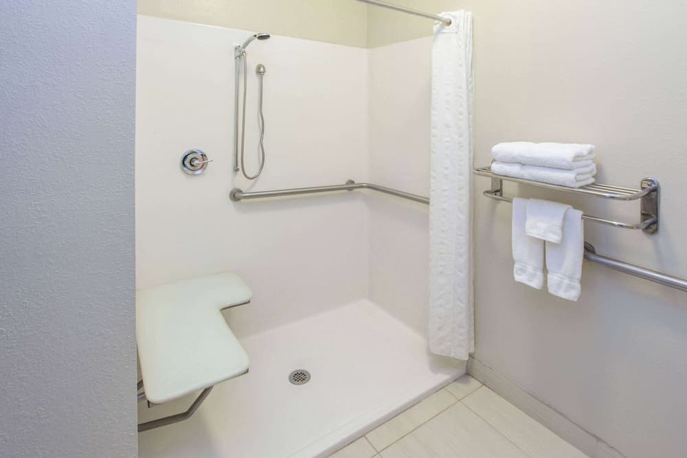 Hawthorn Extended Stay by Wyndham Bloomington