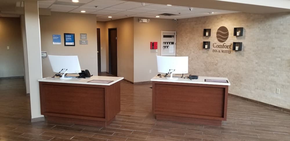 Comfort Inn & Suites Wichita Northeast