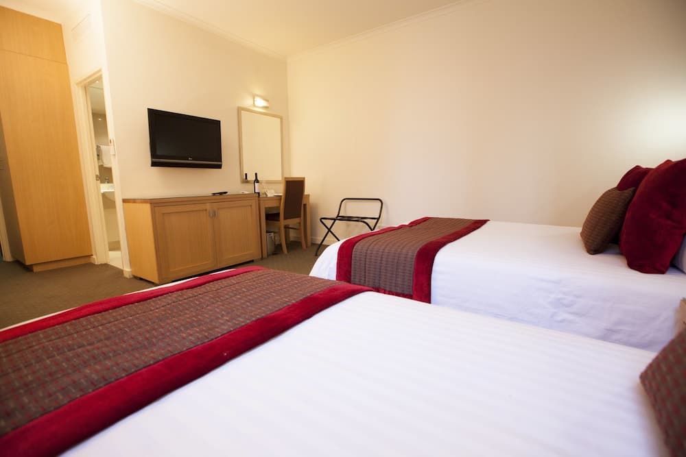 Best Western Plus Travel Inn Hotel