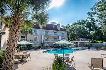 Palmera Inn and Suites