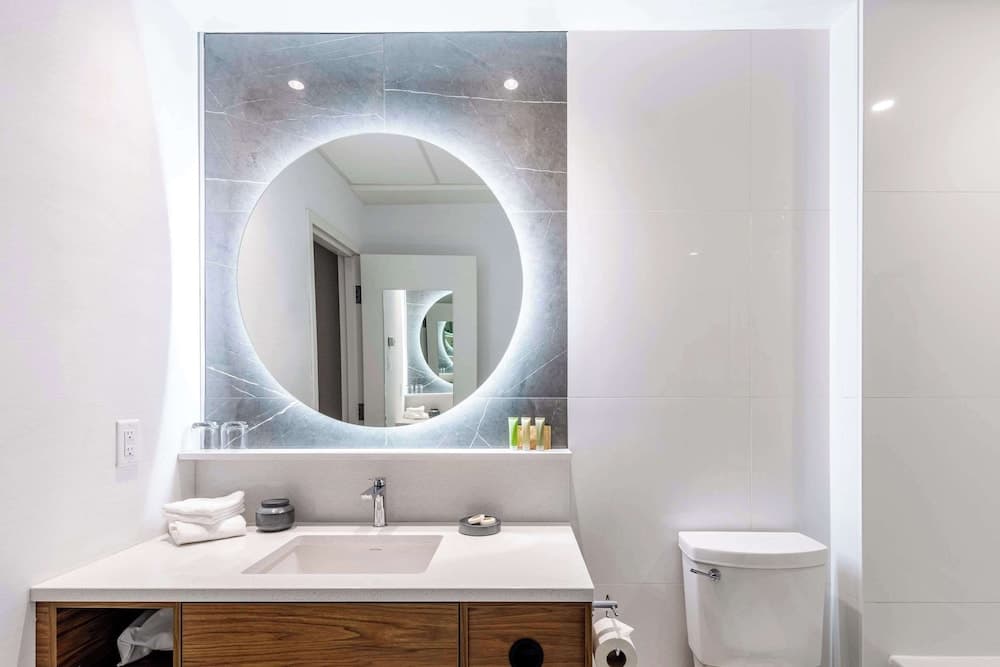 Hotel Royal William, an Ascend Collection Hotel