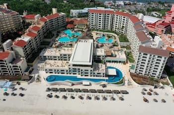Emporio Cancun
