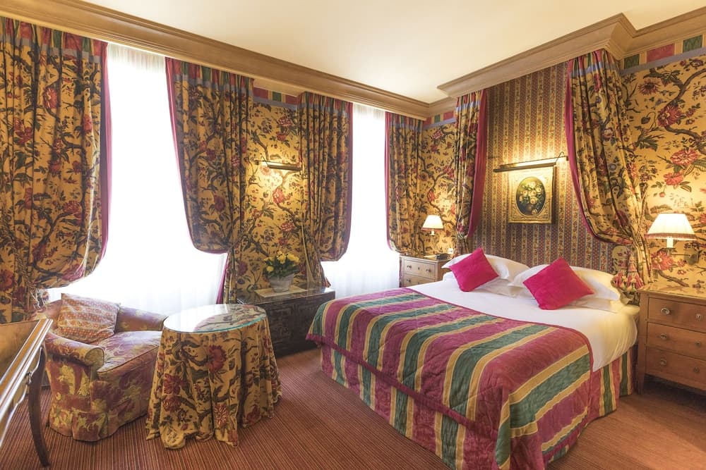 Hotel Chambiges Elysées