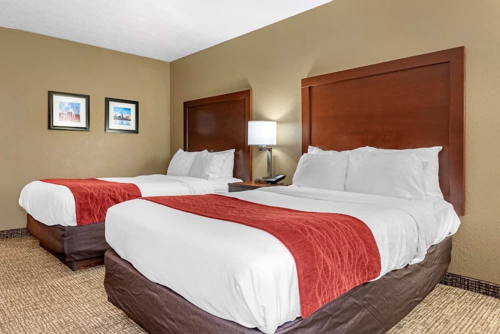 Comfort Inn & Suites Cincinnati Eastgate