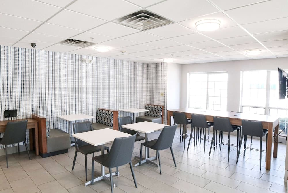 Microtel Inn & Suites by Wyndham Charlotte/Northlake