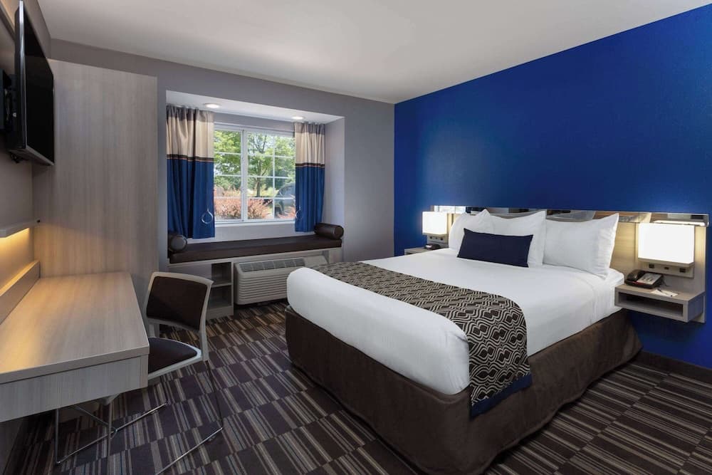 Microtel Inn & Suites by Wyndham Bethel/Danbury