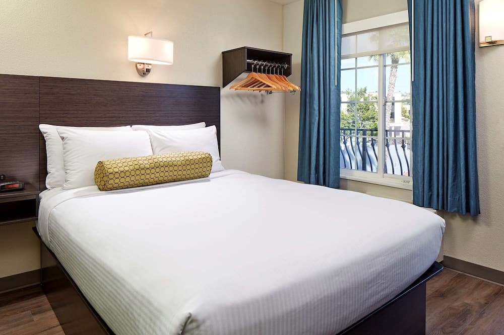 SureStay Hotel by Best Western San Diego Pacific Beach