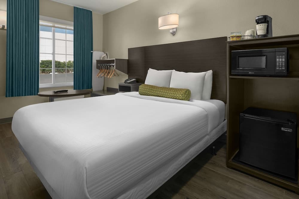 SureStay Hotel by Best Western San Diego Pacific Beach