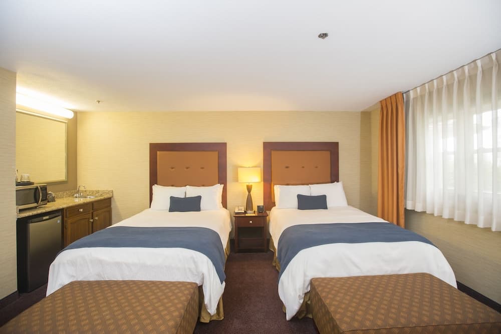 Ivy Court Inn & Suites