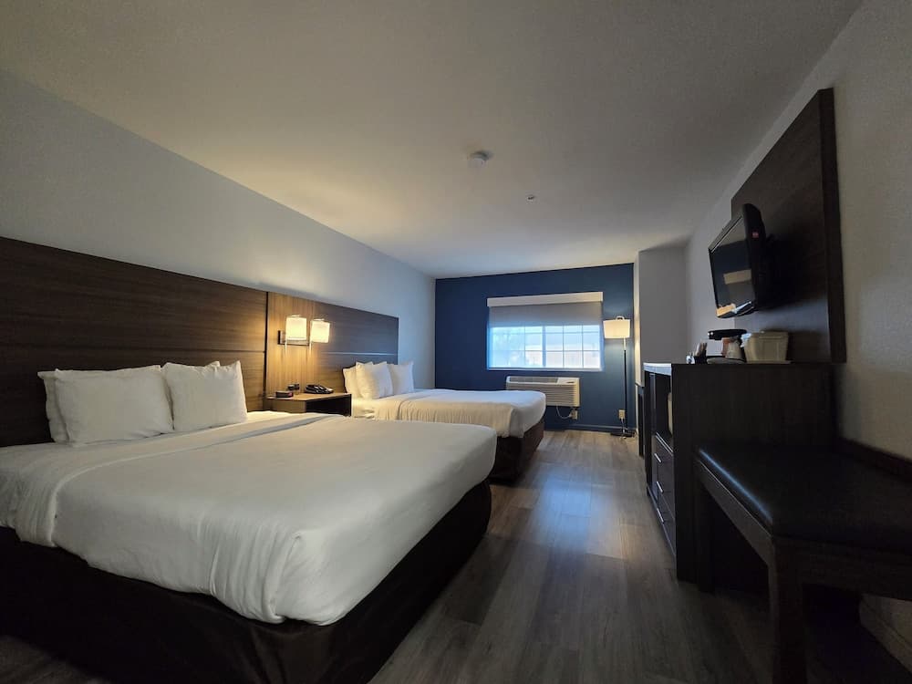 Quality Inn & Suites Tulare