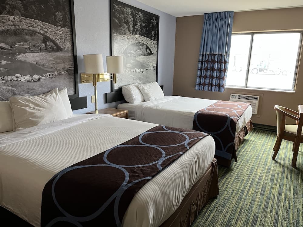 Boarders Inn & Suites by Cobblestone Hotels - Waterloo/Cedar Falls