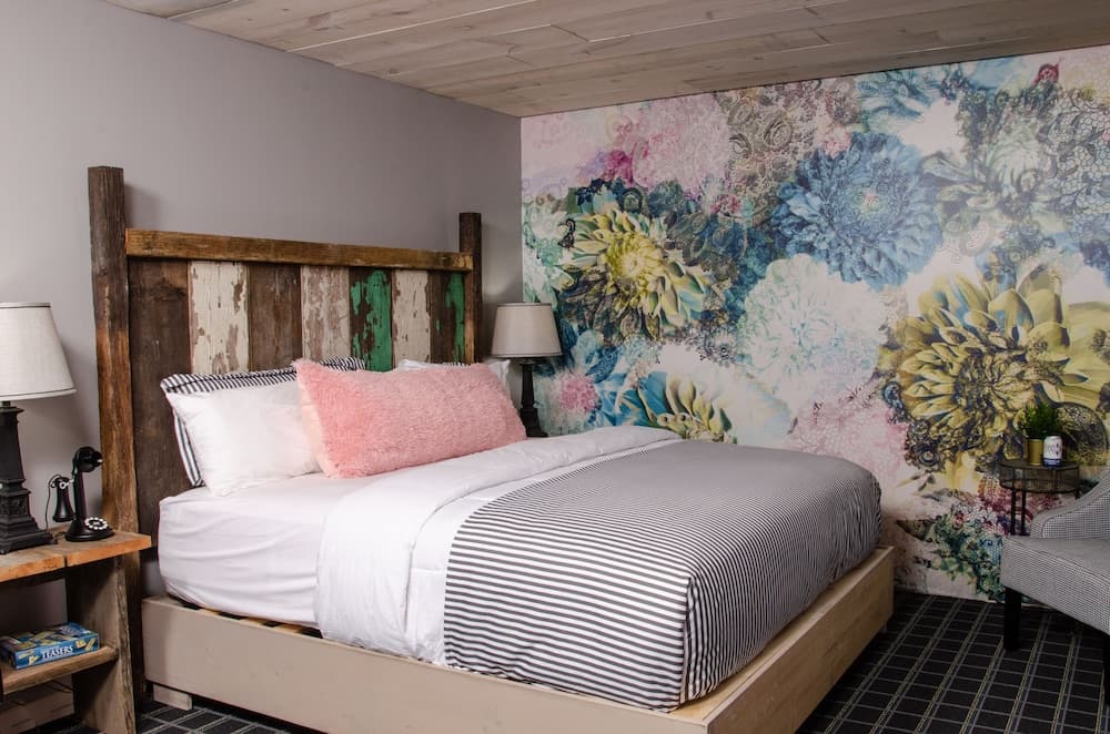 Vintage Block Inn & Suites