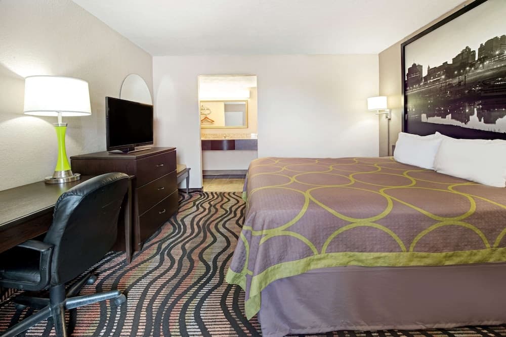 Super 8 by Wyndham Lakeland