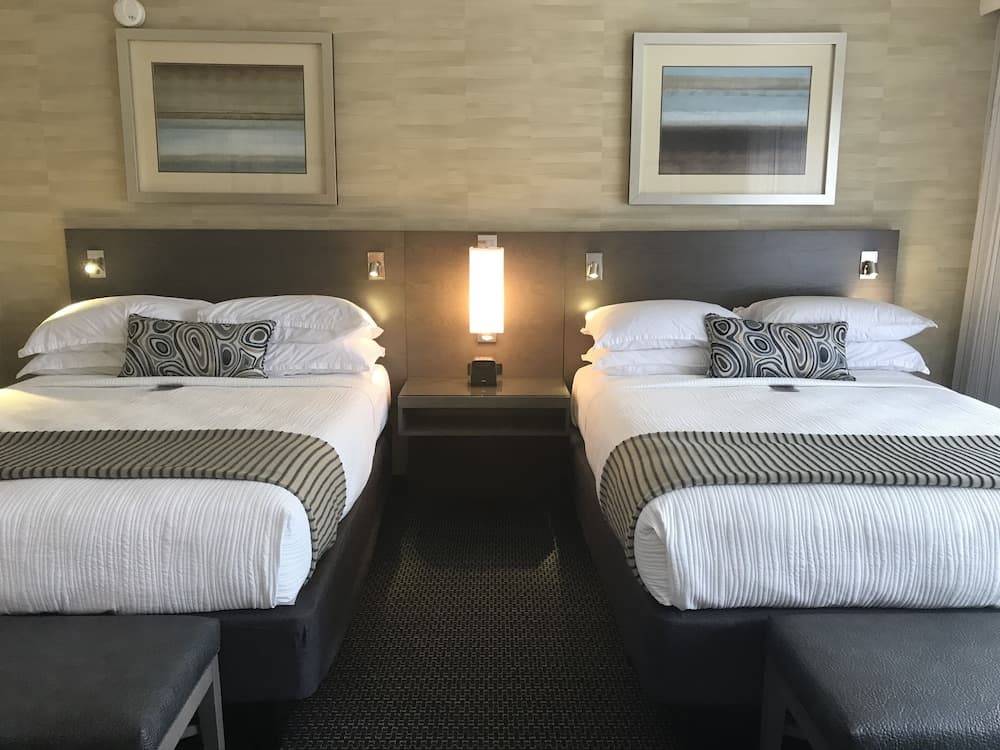 West Beach Inn, a Coast Hotel