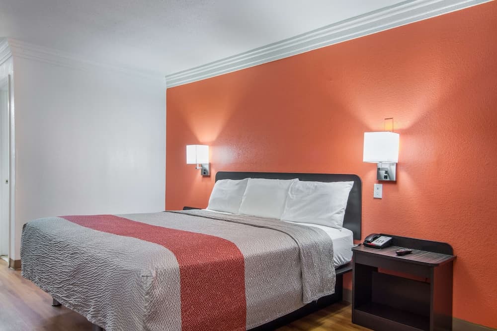 Motel 6 Marshall, TX