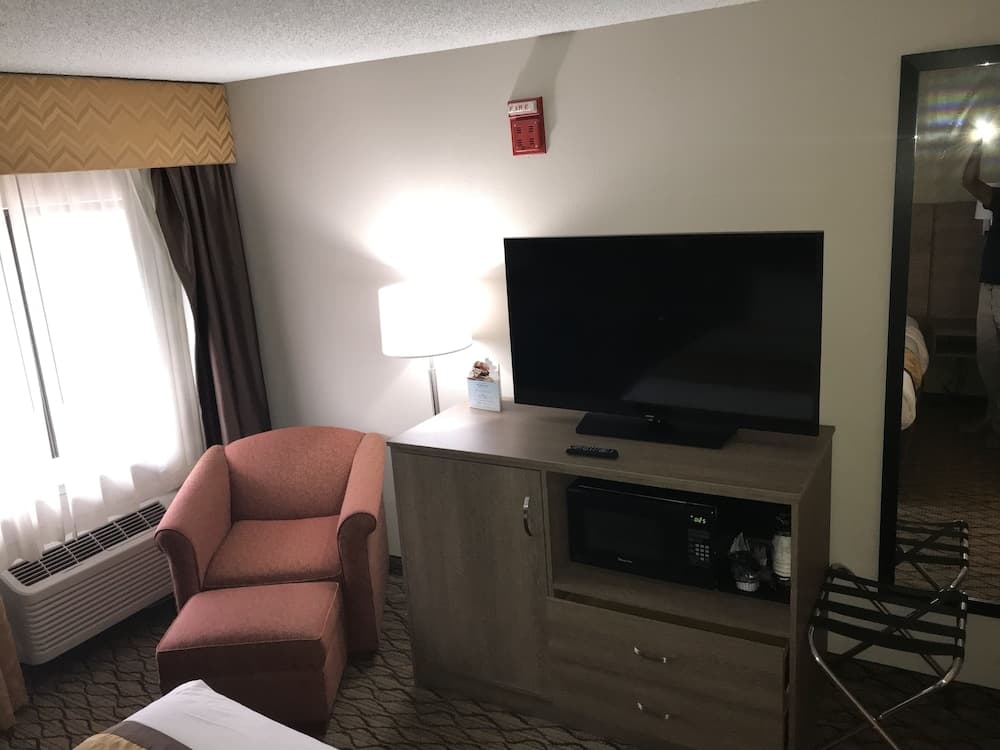 Baymont by Wyndham Grand Rapids Airport