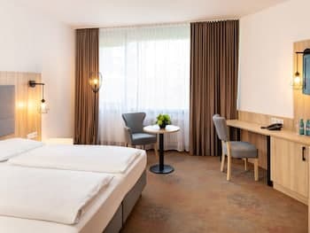 Plaza Hotel & Living Frankfurt