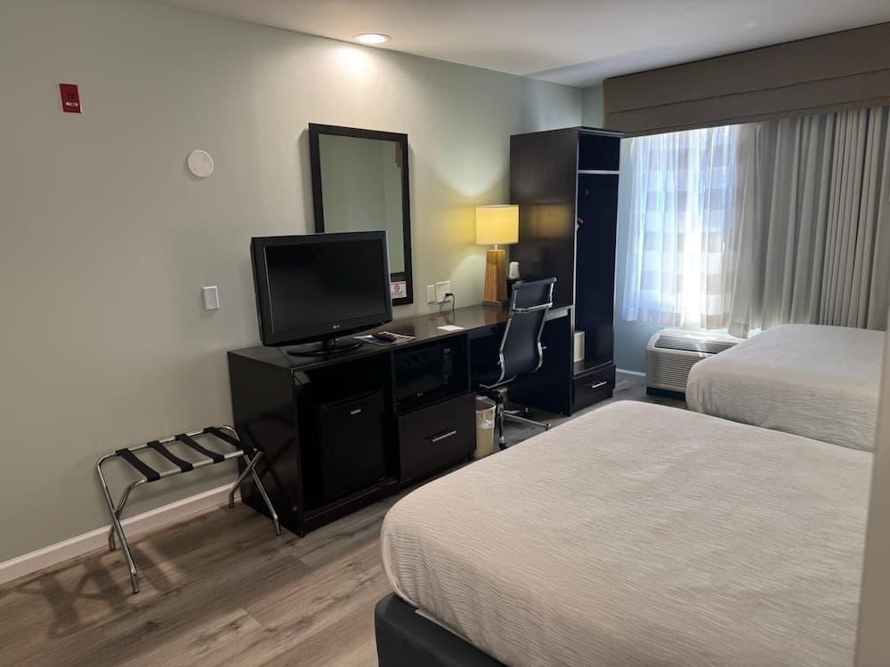 Wingate by Wyndham Bel Air I-95 Exit 77A / APG Area