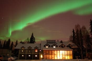 7 Gables Inn & Suites