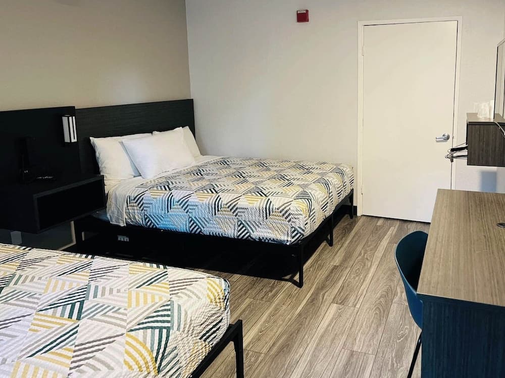 Motel 6 Marina, CA - Monterey